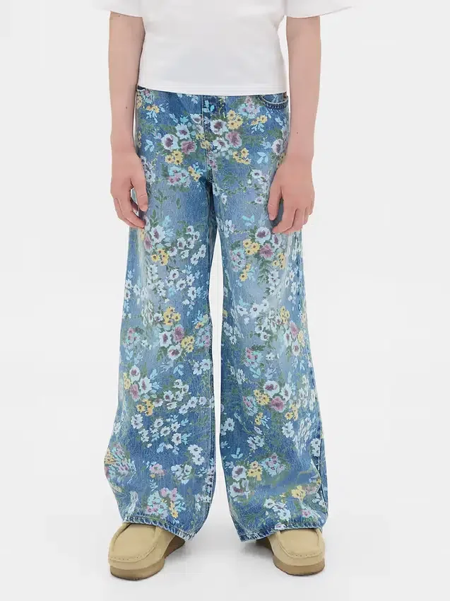 Kinder-Jeans im Baggy-Schnitt mit Blumenmuster