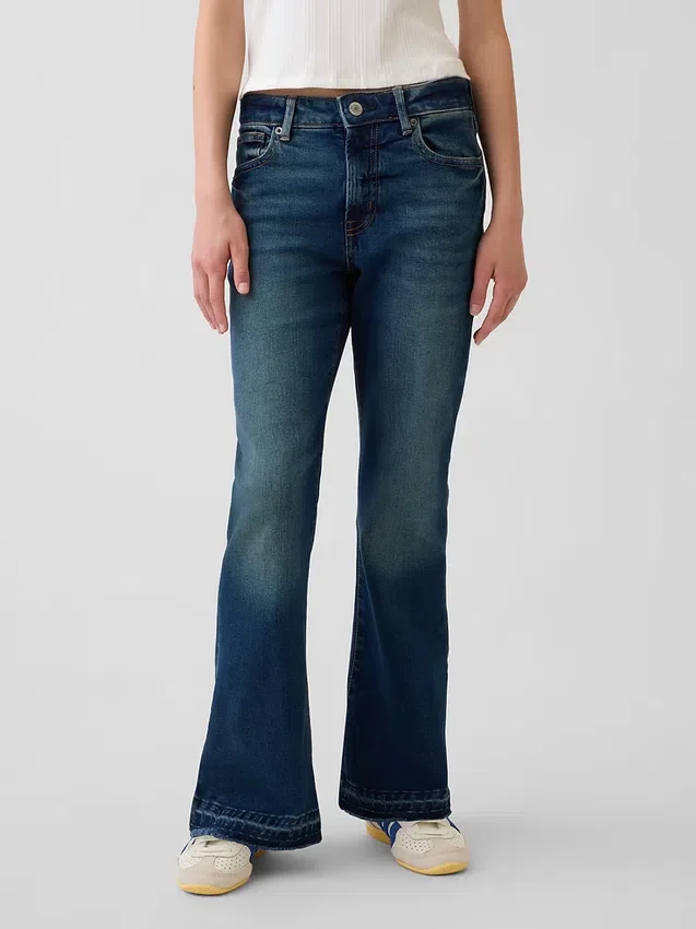 Kinder-Jeans mit hoher Leibhöhe im 70er-Jahre-Flare-Stil