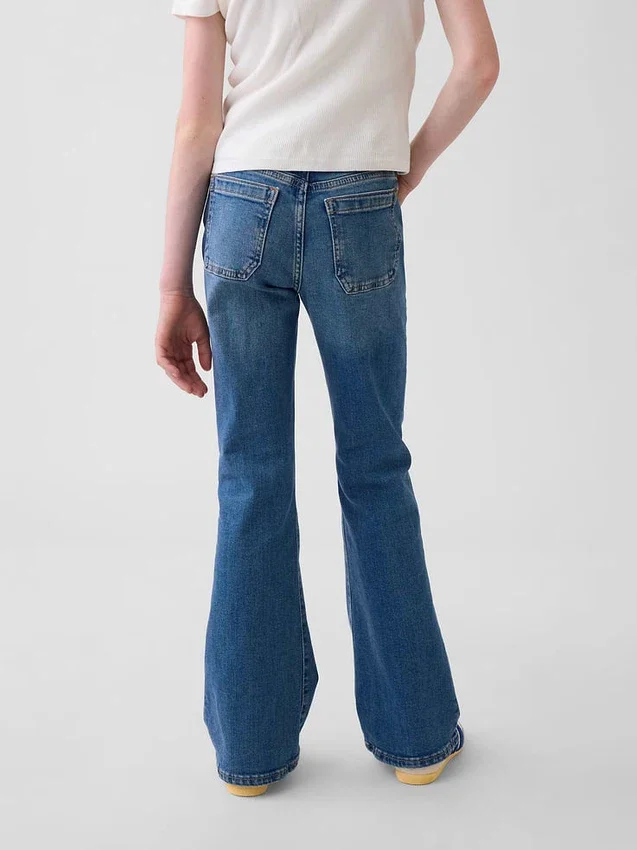 Kinder-Jeans mit hoher Leibhöhe im 70er-Jahre-Flare-Stil