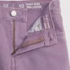 Kinder-Jeans mit hoher Leibhöhe im 90er-Jahre-Stil, locker geschnitten