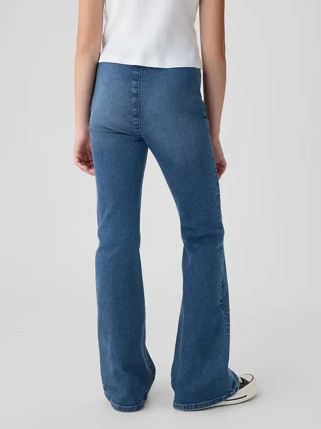 Kinder-Jeans mit hoher Leibhöhe und Crossover-Flare