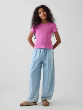 Kinder-Jeans mit hoher Leibhöhe und lockerer Passform