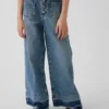 Kinder-Jeans mit hoher Leibhöhe, weitem Bein und Knöchellänge