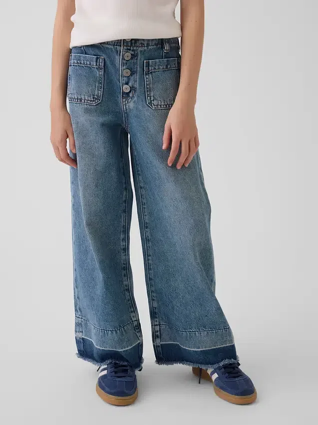 Kinder-Jeans mit hoher Leibhöhe, weitem Bein und Knöchellänge