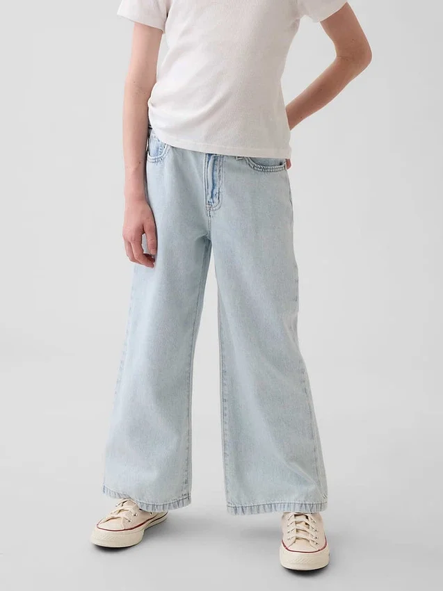 Kinder-Jeans mit hoher Leibhöhe, weitem Bein und Knöchellänge