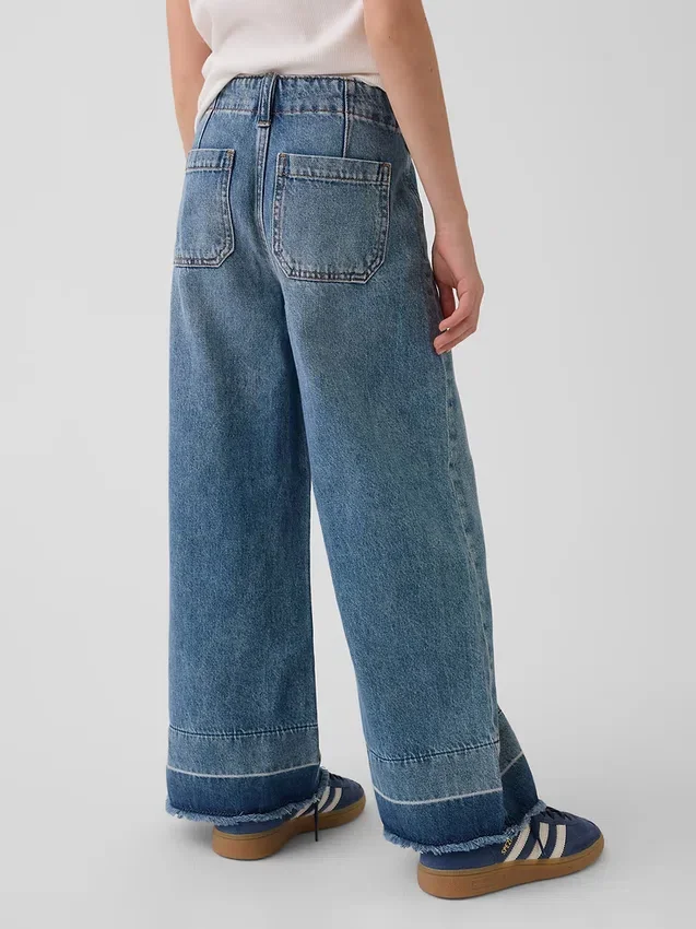 Kinder-Jeans mit hoher Leibhöhe, weitem Bein und Knöchellänge