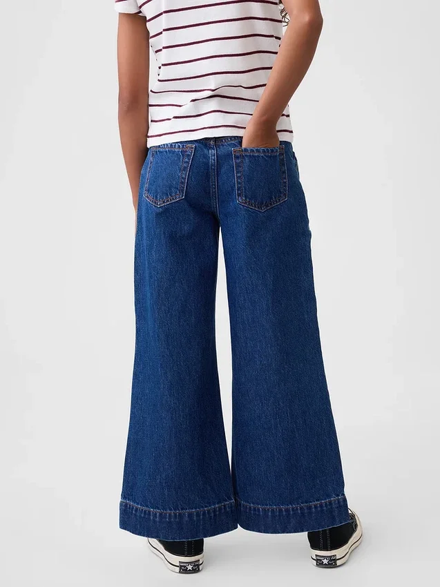Kinder-Jeans mit hoher Leibhöhe, weitem Bein und Knöchellänge