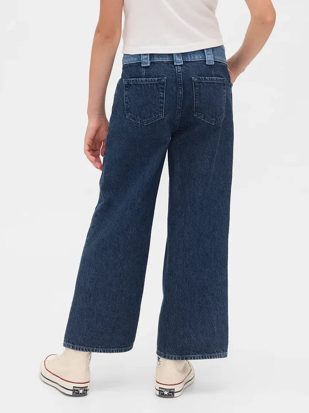Kinder-Jeans mit hoher Leibhöhe, weitem Bein und Knöchellänge