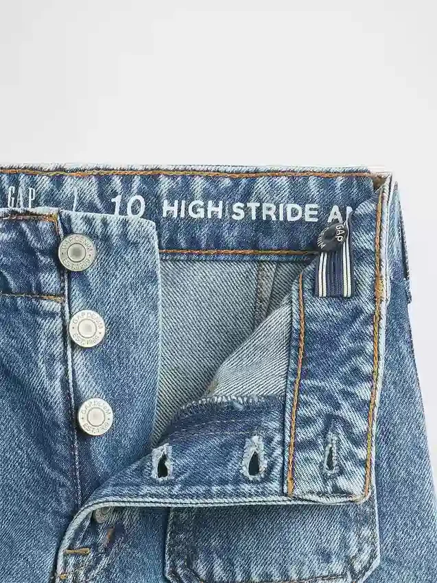 Kinder-Jeans mit hoher Leibhöhe, weitem Bein und Knöchellänge