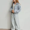 Kinder-Jeans mit hoher Leibhöhe, weitem Bein und Knöchellänge