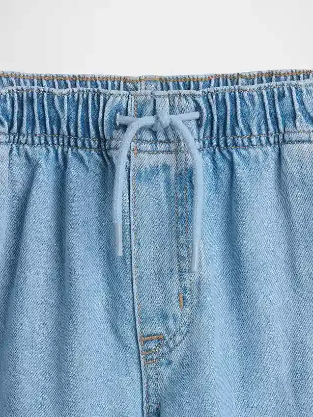 Kinder-Jeans mit hoher Leibhöhe, weitem Bein und Knöchellänge