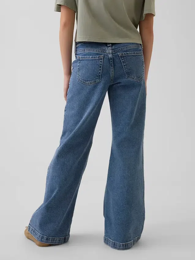 Kinder-Jeans mit niedriger Leibhöhe, Nähten und lockerem Flare-Schnitt