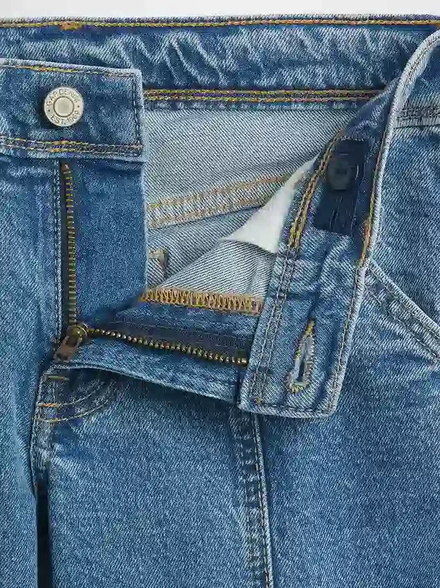 Kinder-Jeans mit niedriger Leibhöhe, Nähten und lockerem Flare-Schnitt