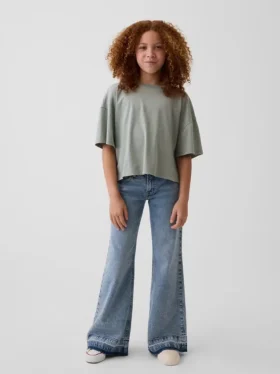 Kinder-Jeans mit niedriger Leibhöhe und lockerem Flare-Schnitt