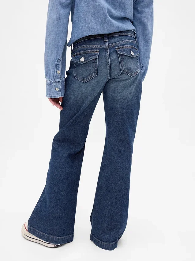 Kinder-Jeans mit niedriger Leibhöhe und lockerem Flare-Schnitt