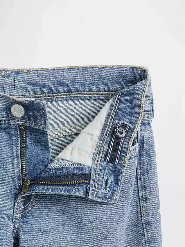 Kinder-Jeans mit niedriger Leibhöhe und lockerem Flare-Schnitt