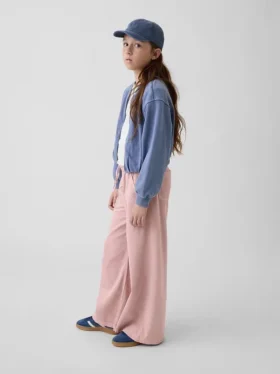 Kinder-Jeans mit niedriger Leibhöhe und lockerer Passform