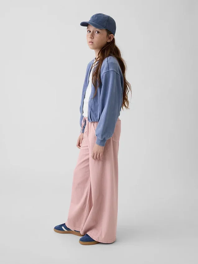 Kinder-Jeans mit niedriger Leibhöhe und lockerer Passform