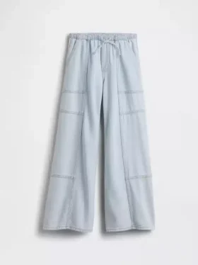 Kinder-Jeans mit niedriger Leibhöhe und lockerer Passform