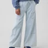 Kinder-Jeans mit niedriger Leibhöhe und lockerer Passform