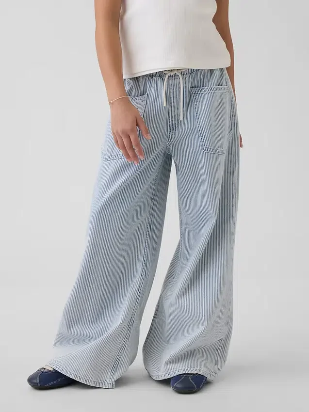 Kinder-Jeans mit niedriger Leibhöhe und lockerer Passform