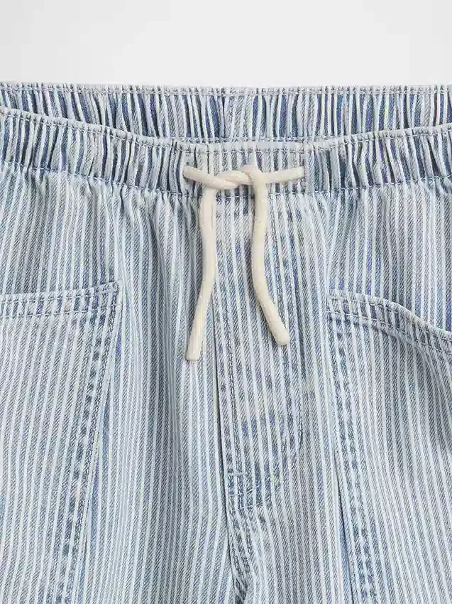Kinder-Jeans mit niedriger Leibhöhe und lockerer Passform