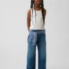 Kinder-Jeans mit niedriger Leibhöhe, weitem Bein und Blumenstickerei