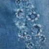 Kinder-Jeans mit niedriger Leibhöhe, weitem Bein und Blumenstickerei