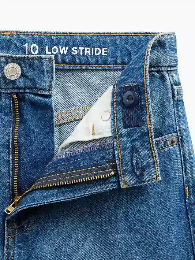Kinder-Jeans mit niedriger Leibhöhe, weitem Bein und Blumenstickerei