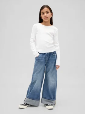 Kinder-Jeans mit niedriger Leibhöhe, weitem Bein und lockerer Passform