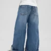 Kinder-Jeans mit niedriger Leibhöhe, weitem Bein und lockerer Passform