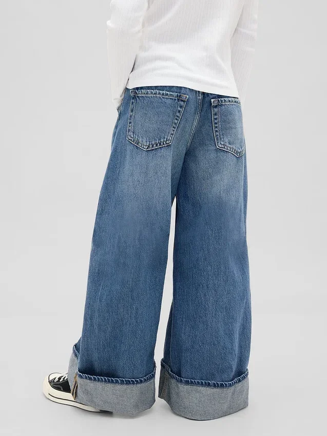 Kinder-Jeans mit niedriger Leibhöhe, weitem Bein und lockerer Passform