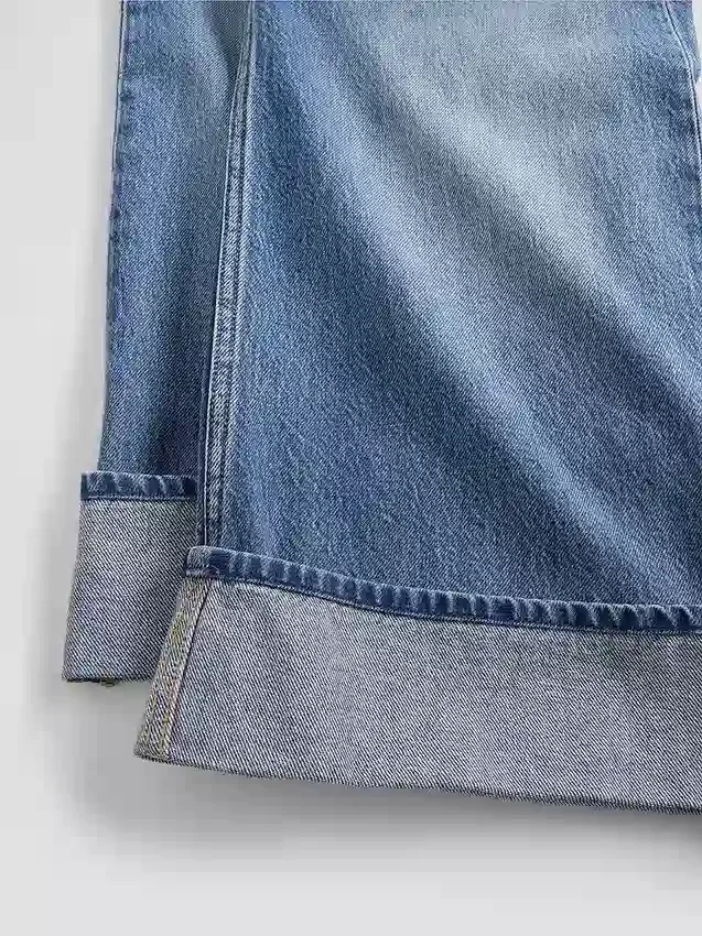 Kinder-Jeans mit niedriger Leibhöhe, weitem Bein und lockerer Passform