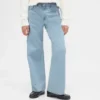 Kinder-Jeans mit niedriger Leibhöhe, weitem Bein und Strassverzierung