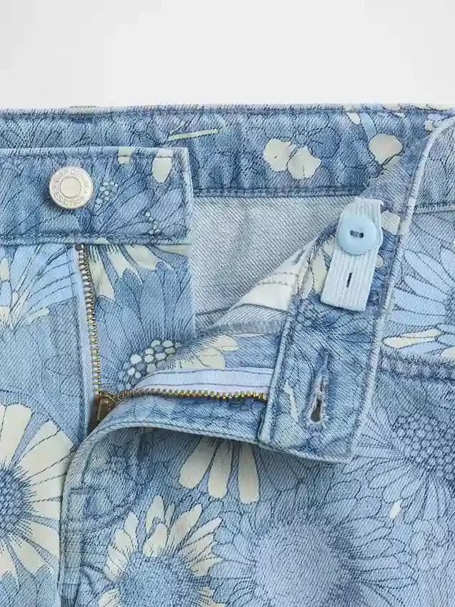 Kinder-Jeans-Shorts mit niedriger Leibhöhe und Blumenmuster
