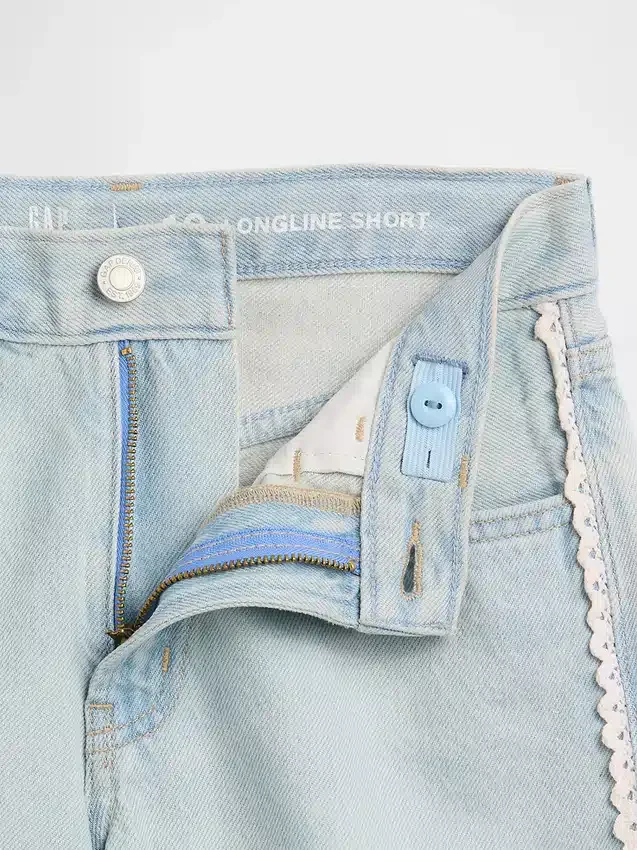 Kinder-Jeans-Shorts mit niedriger Leibhöhe und verlängertem Schnitt