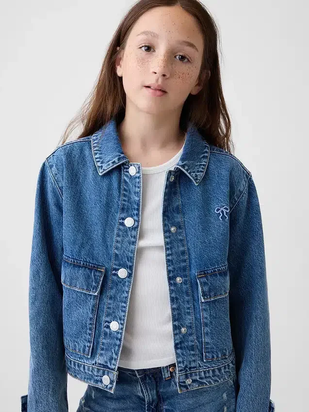 Kinder-Jeansjacke mit aufgesetzten Taschen