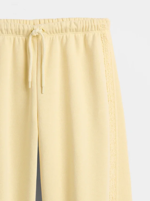 Kinder-Jogginghose „Vintagesoft“ im lockeren Schnitt mit Spitzenbesatz