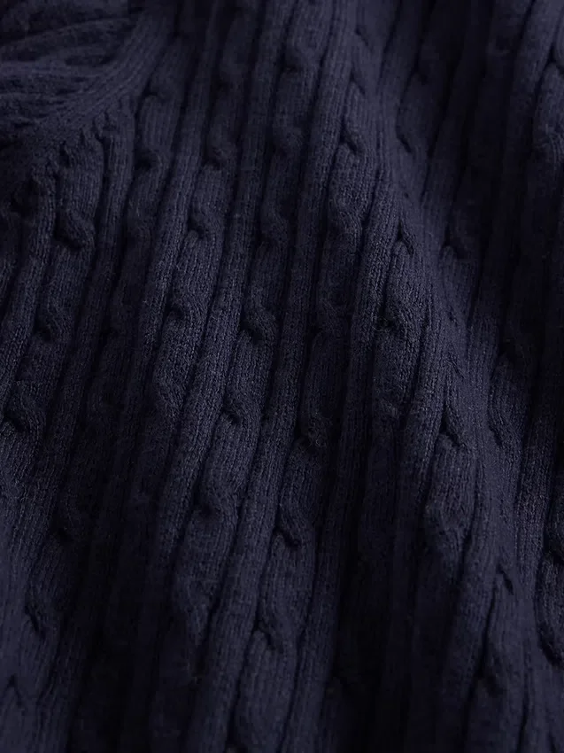 Kinder-Pullover im Uniform-Stil