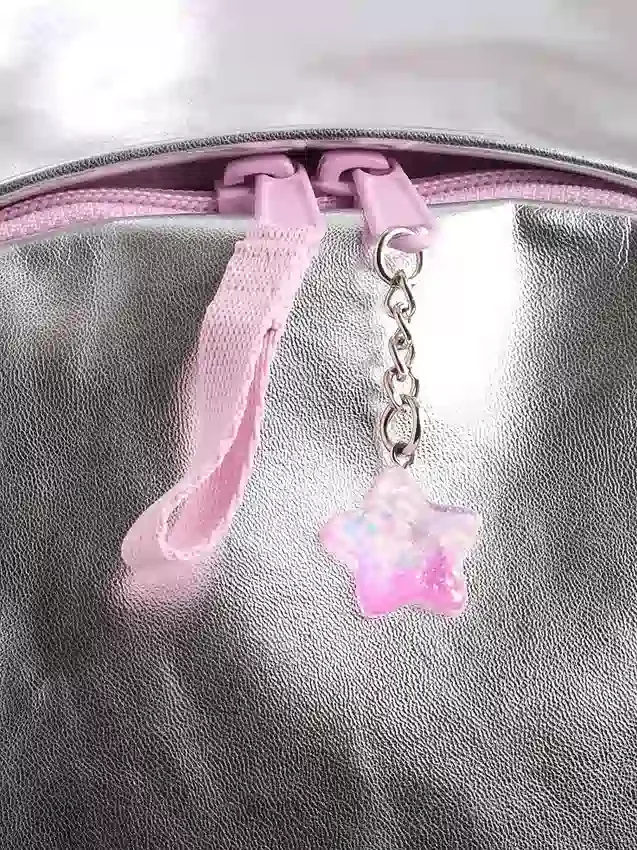 Kinder-Rucksack mit Metall-Anhängern