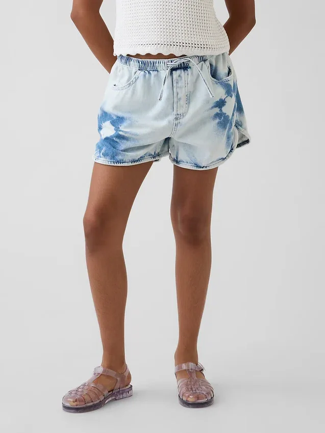 Kinder-Shorts aus Denim mit hoher Leibhöhe und Tie-Dye-Optik
