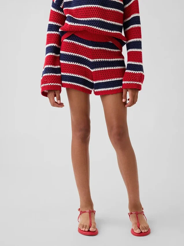 Kinder-Shorts aus Häkelstoff mit Streifenmuster