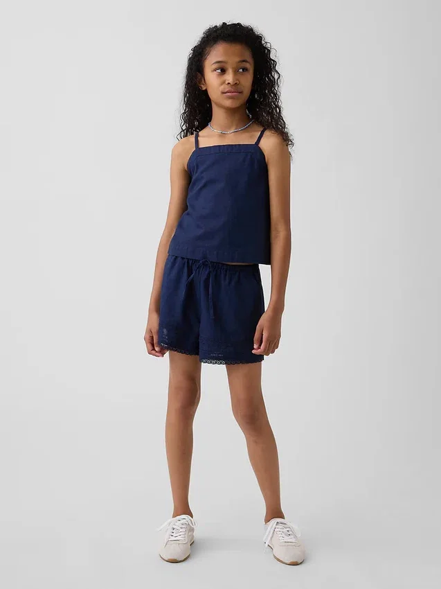 Kinder-Shorts aus Leinen-Baumwolle mit Spitzenbesatz