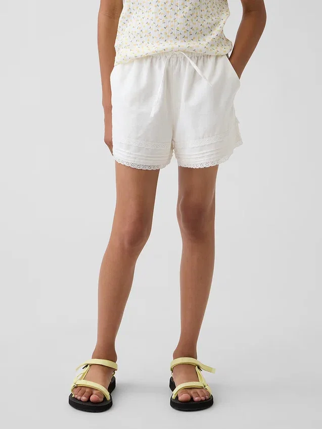 Kinder-Shorts aus Leinen-Baumwolle mit Spitzenbesatz