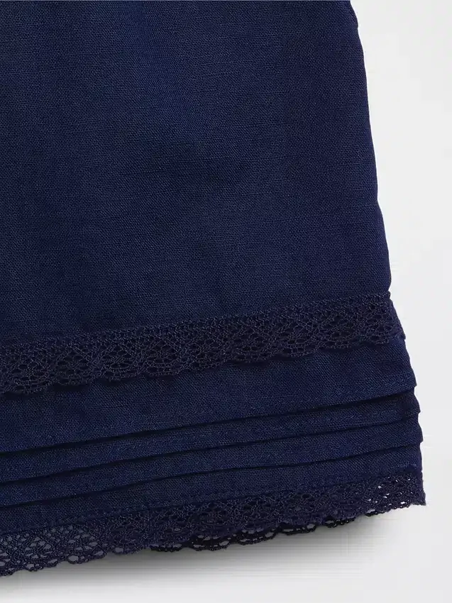 Kinder-Shorts aus Leinen-Baumwolle mit Spitzenbesatz