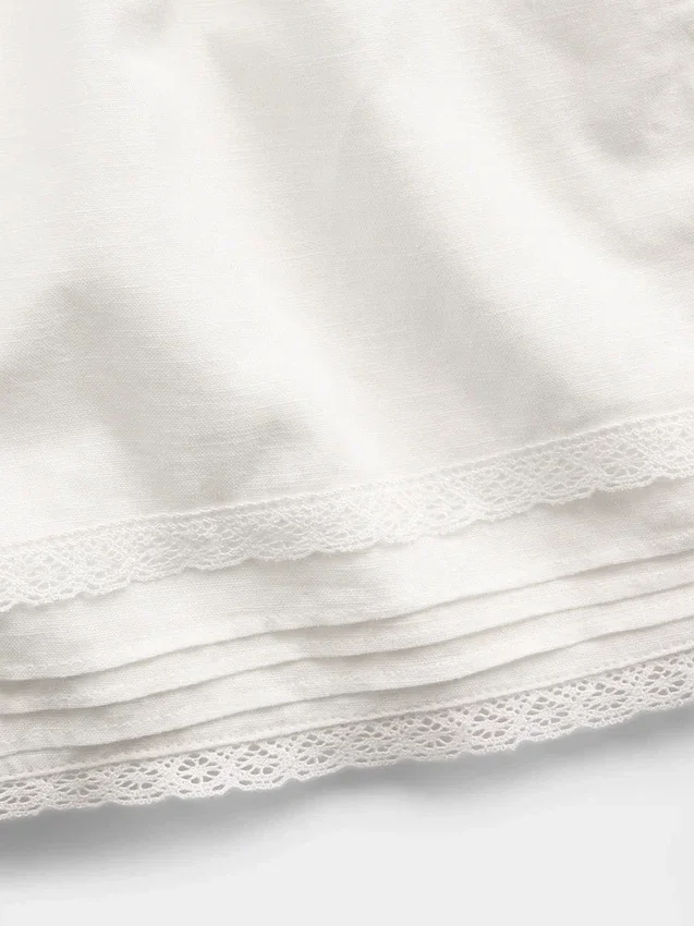 Kinder-Shorts aus Leinen-Baumwolle mit Spitzenbesatz