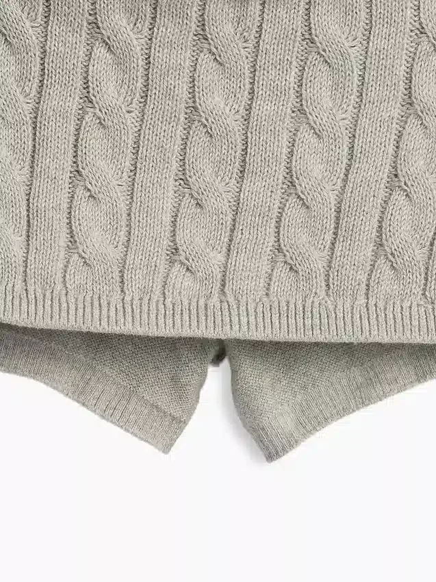 Kinder-Skort aus Zopfmuster-Pullover