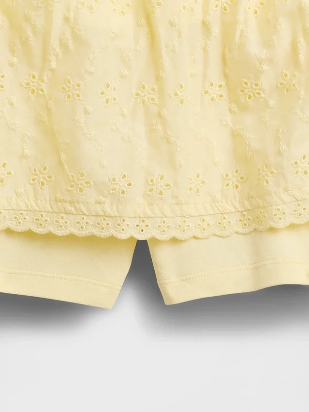 Kinder-Skort mit Lochstickerei und Umschlag