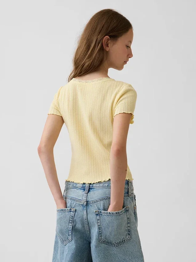 Kinder-T-Shirt aus Pointelle-Rippstrick mit Knopfleiste