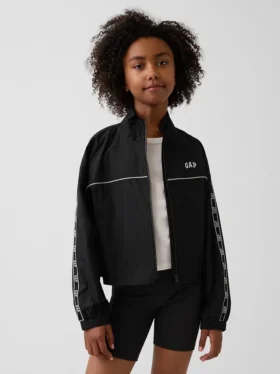 Kinder-Windjacke mit Logo in lockerer Passform